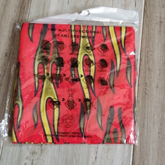NWT Flames Printed Multifunctional Face Mask - Picture 6 of 6
